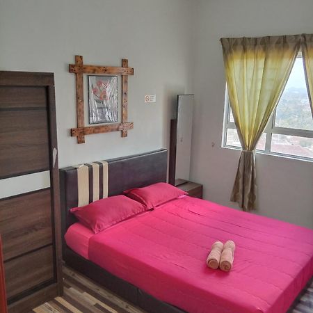 Homestay Camelia Kuala Terengganu - Rose House Bagian luar foto
